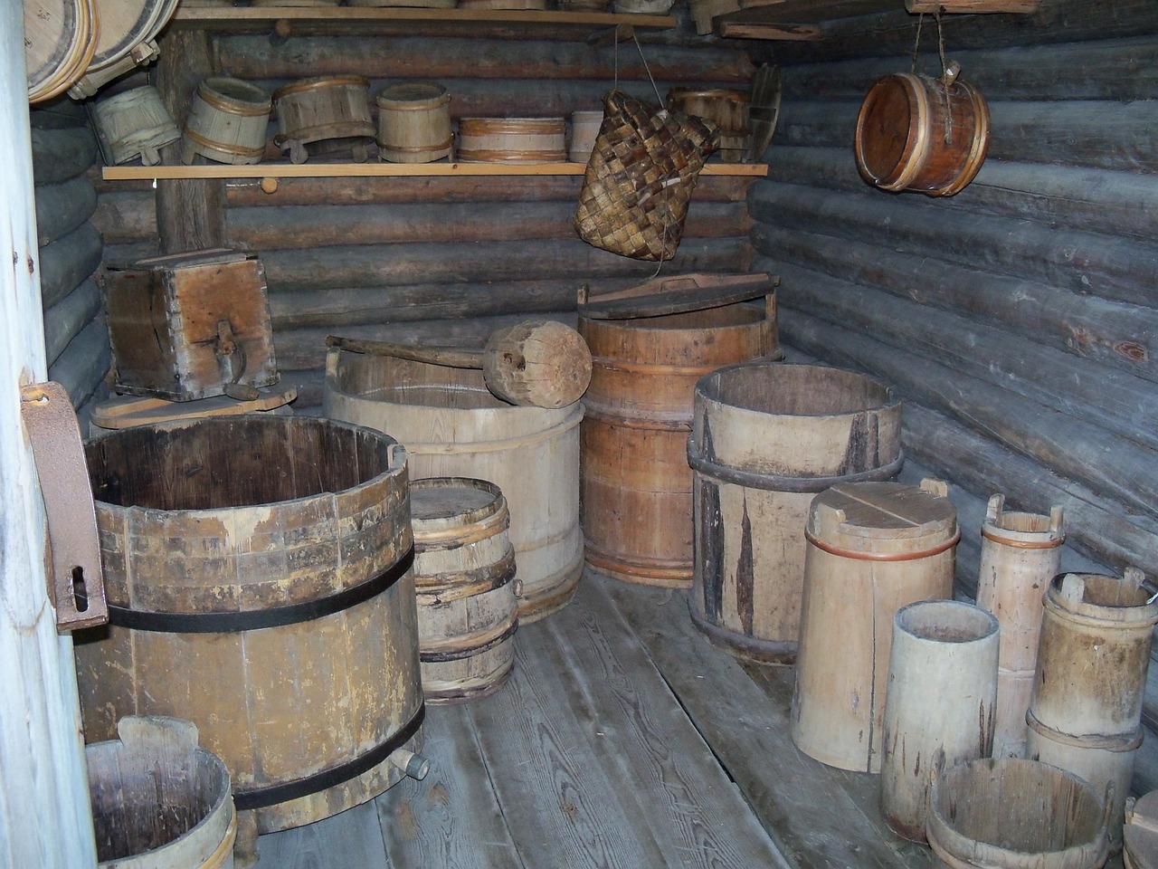 barrels-1005376_1280