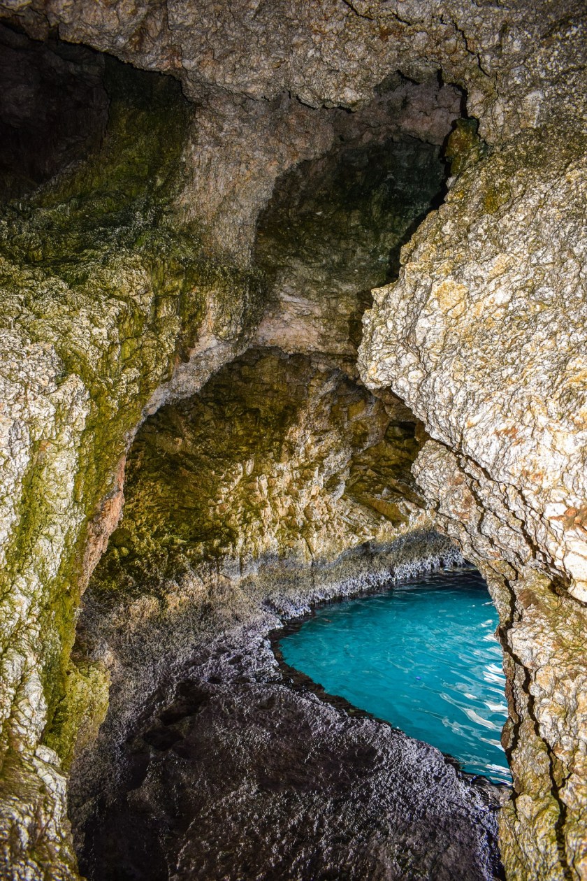 sea-cave-2445488_1920
